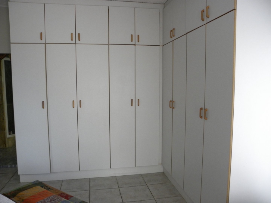 5 Bedroom Property for Sale in Wavecrest Eastern Cape